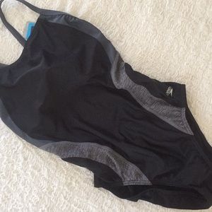 Speedo one piece swimsuit size 10